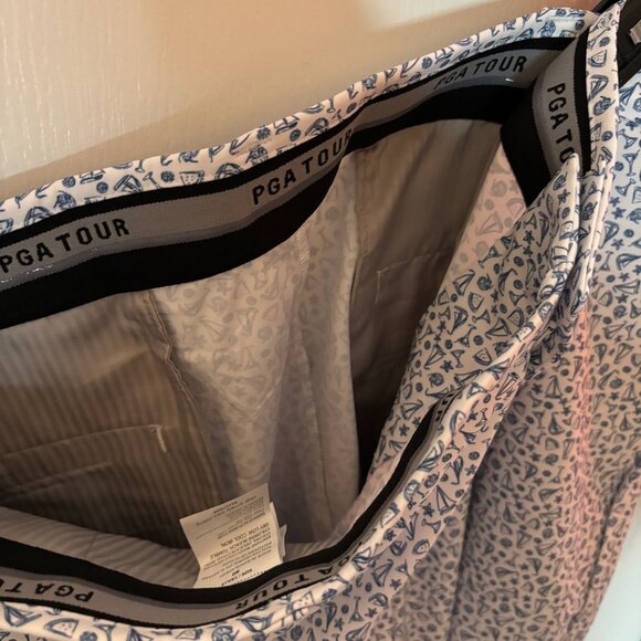 PGA TOUR Men's Comfort Waistband Stretch Fabric Golf Short, Size 40 NWT - Picture 2 of 3